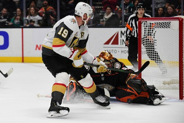 Ducks pull out wild win over Golden Knights