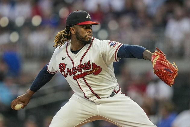 Rockies stay hot on road in 5-4 win over Braves