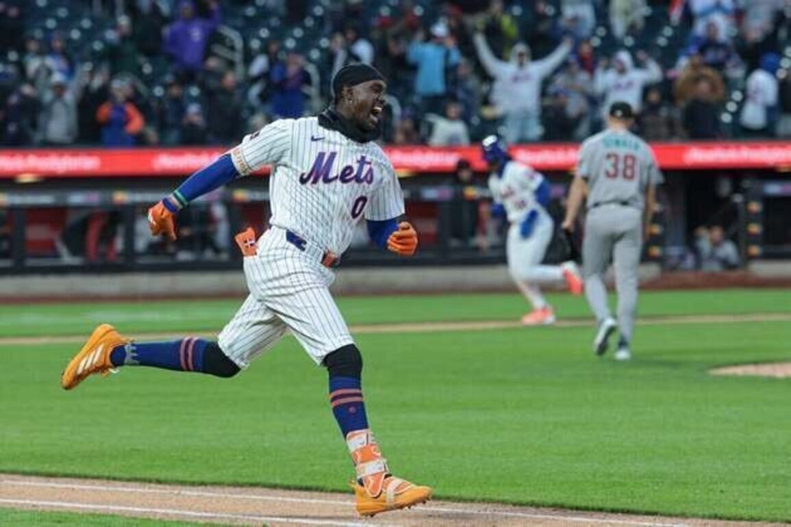 With Diamondbacks in town, Mets winning without Juan Soto