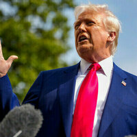 Trump rejects criticism over being gifted a Qatari jet