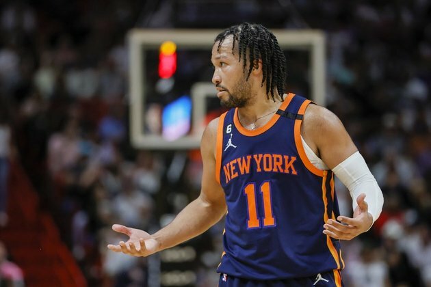 Knicks visit Magic as teams face differing playoff outlooks