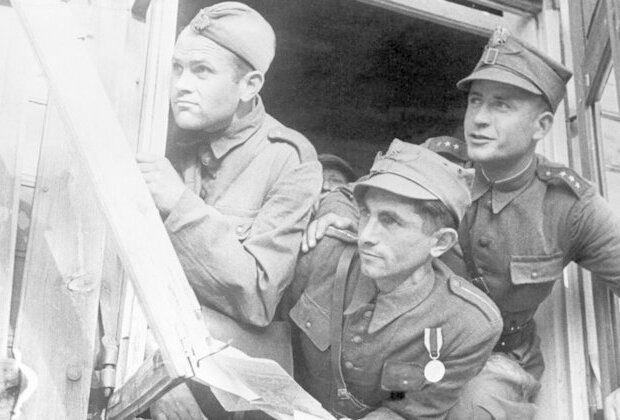 Which country&#039;s troops helped the Red Army take Berlin