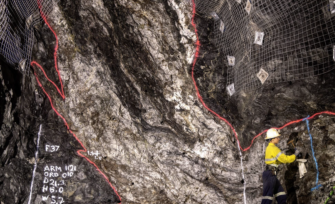 Bellevue raises cash again to squash hedge book