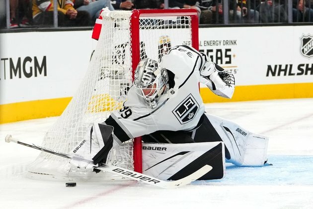 Kings face Blues trying to solve home woes