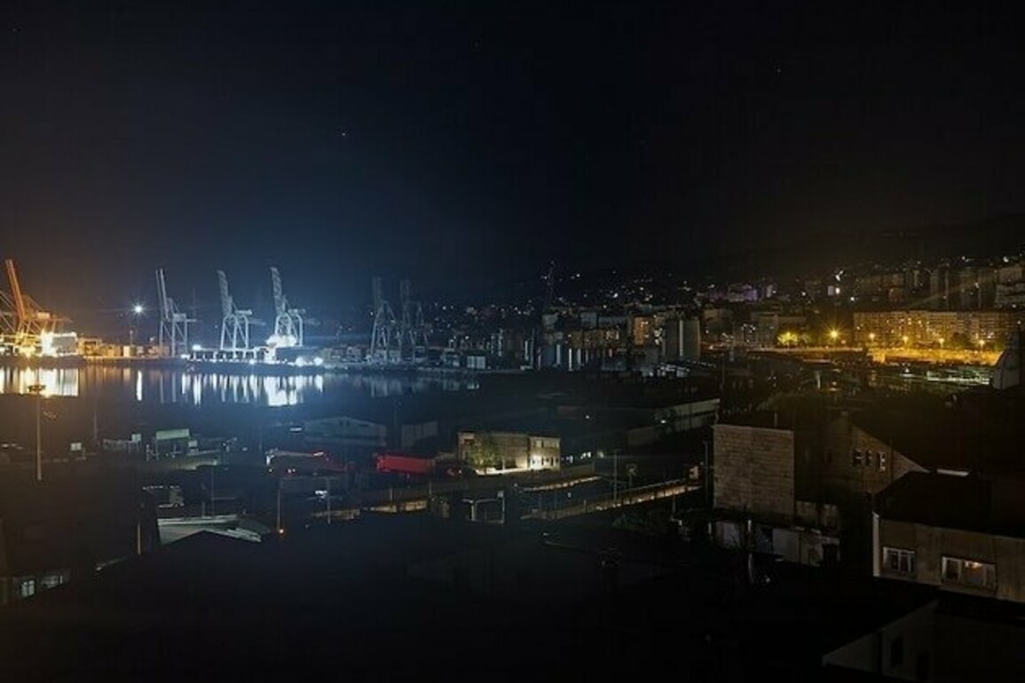Massive Blackout in Spain Shows Need for Grid Investment, Battery Storage, Experts Say