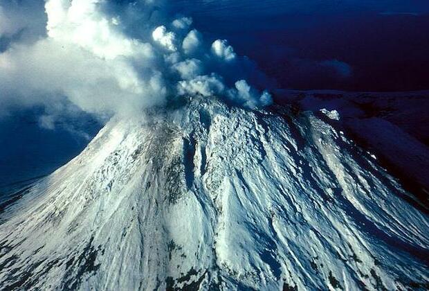 Canary Island volcano shows no signs of eruptions slowing