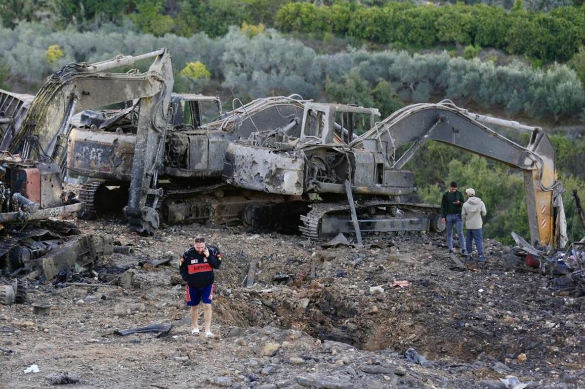 Lebanon accuses Israel of striking excavators, bulldozers used in reconstruction
