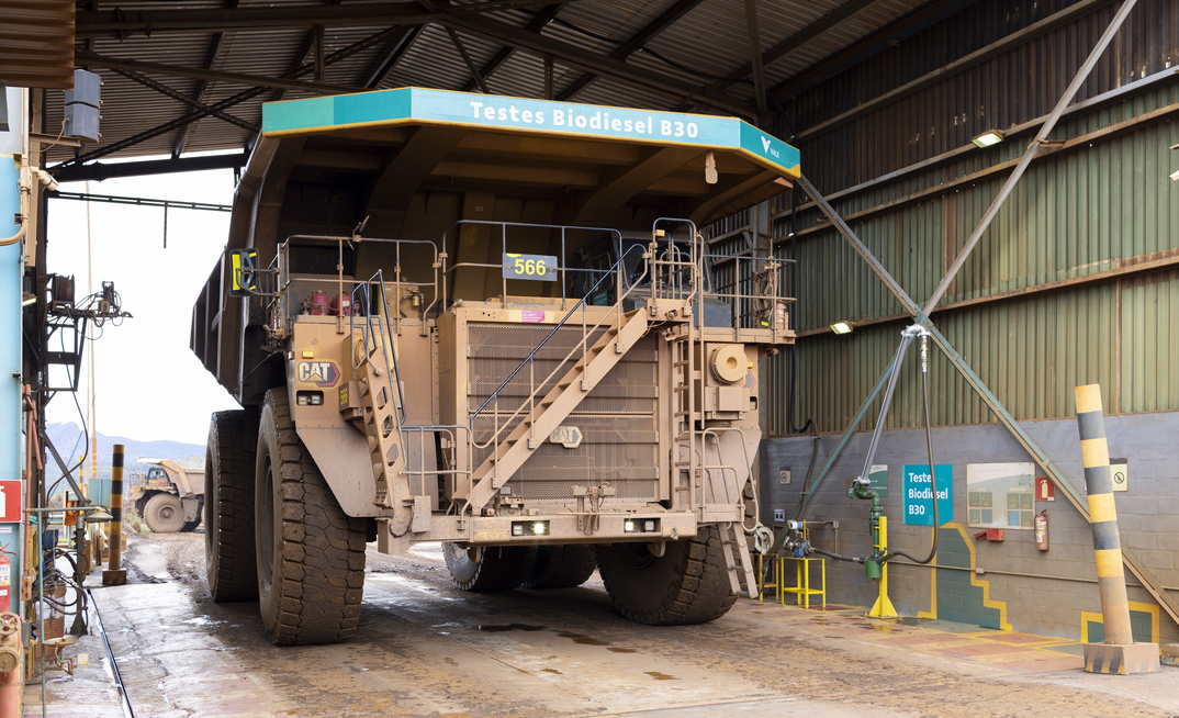 Caminhão fora de estrada movido a biodiesel em teste pela Vale