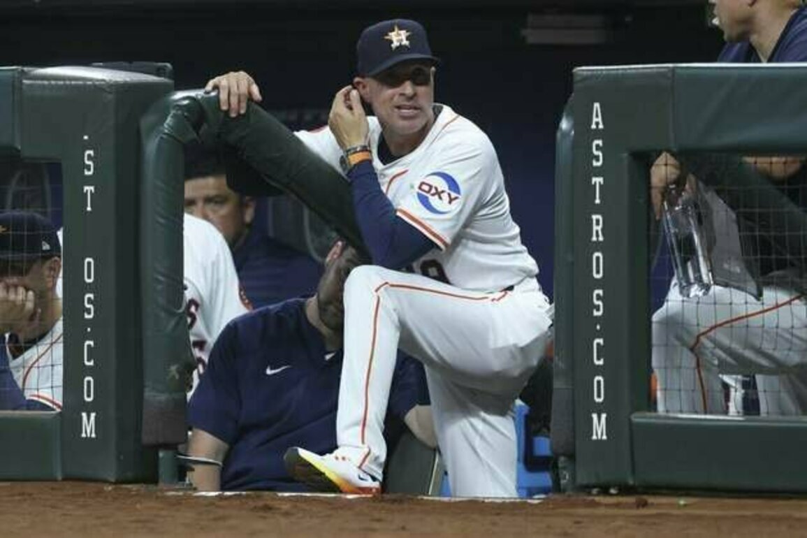 Astros hunt for missing offense, home victory against Nationals