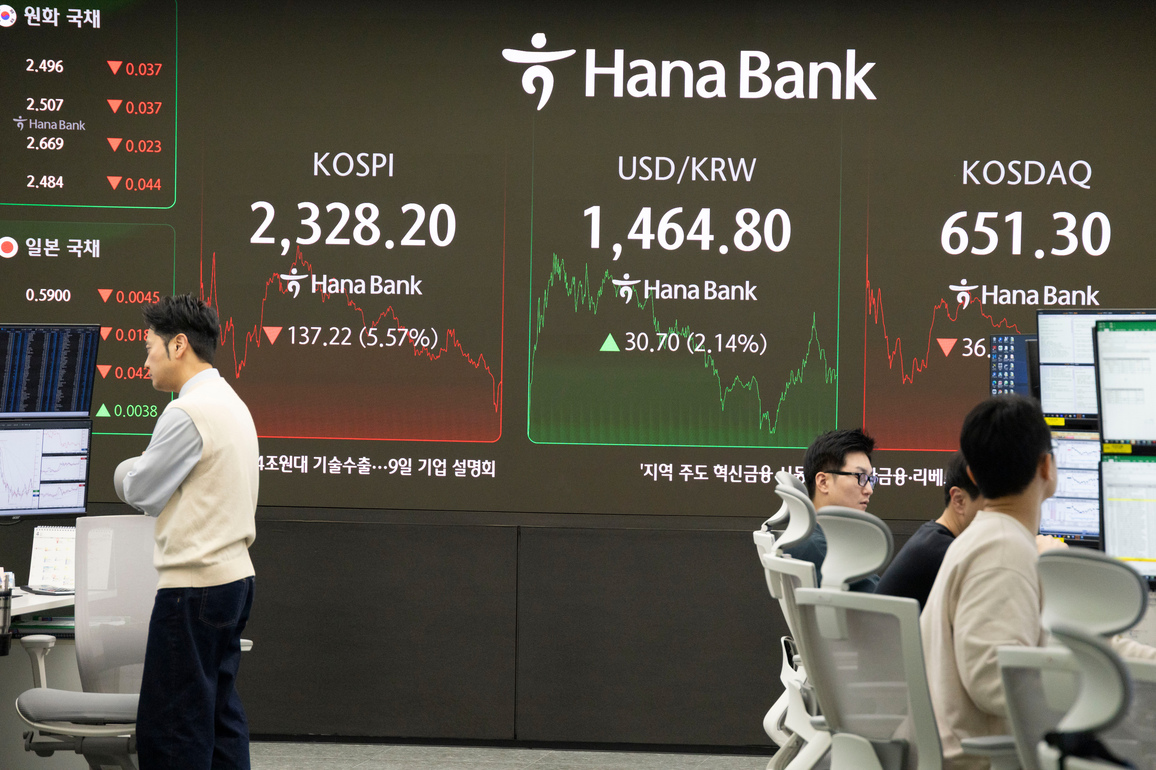 SOUTH KOREA-SEOUL-STOCKS-SHARP DECLINE