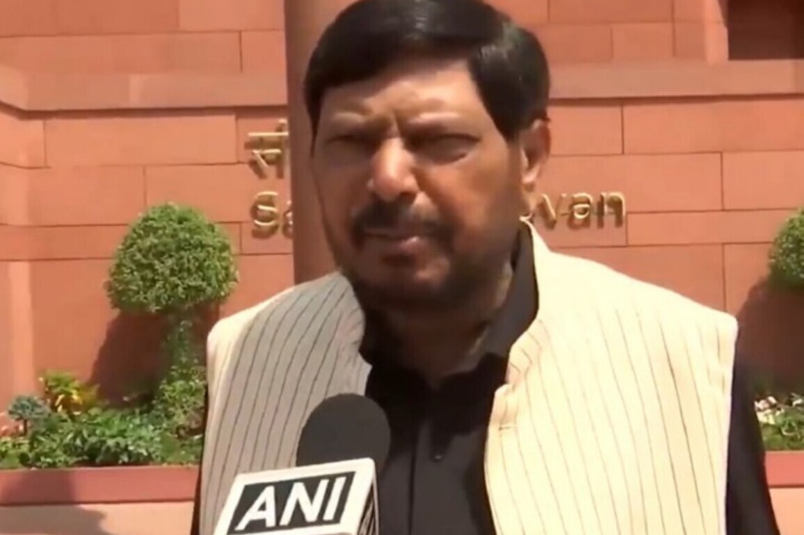 "Opposing delimitation is like taking an anti-women stance": Union Minister Ramdas Athawale