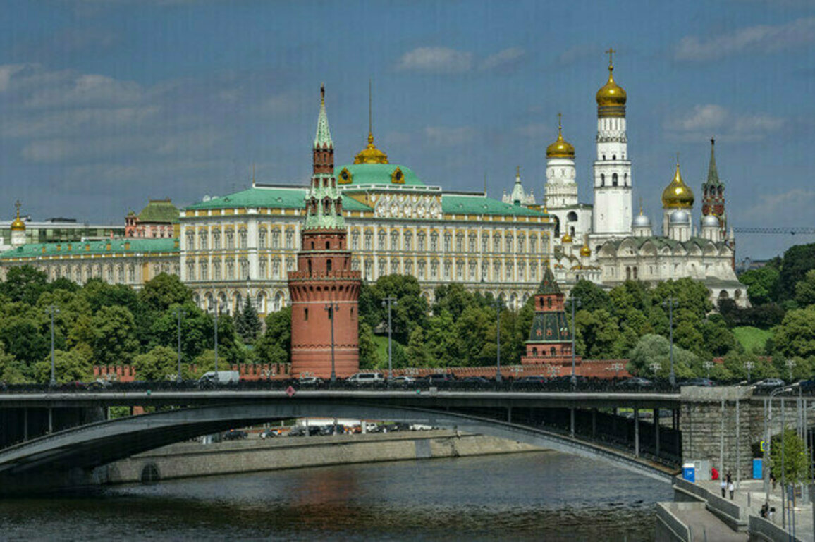 Russia prefers peaceful solution to Ukraine conflict  Kremlin