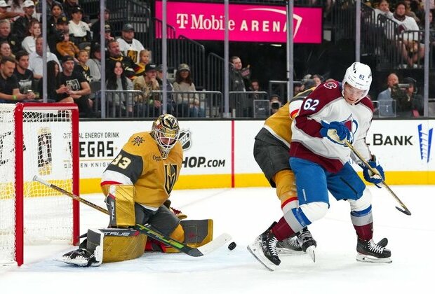 Golden Knights run point streak to 12 by blanking Avalanche