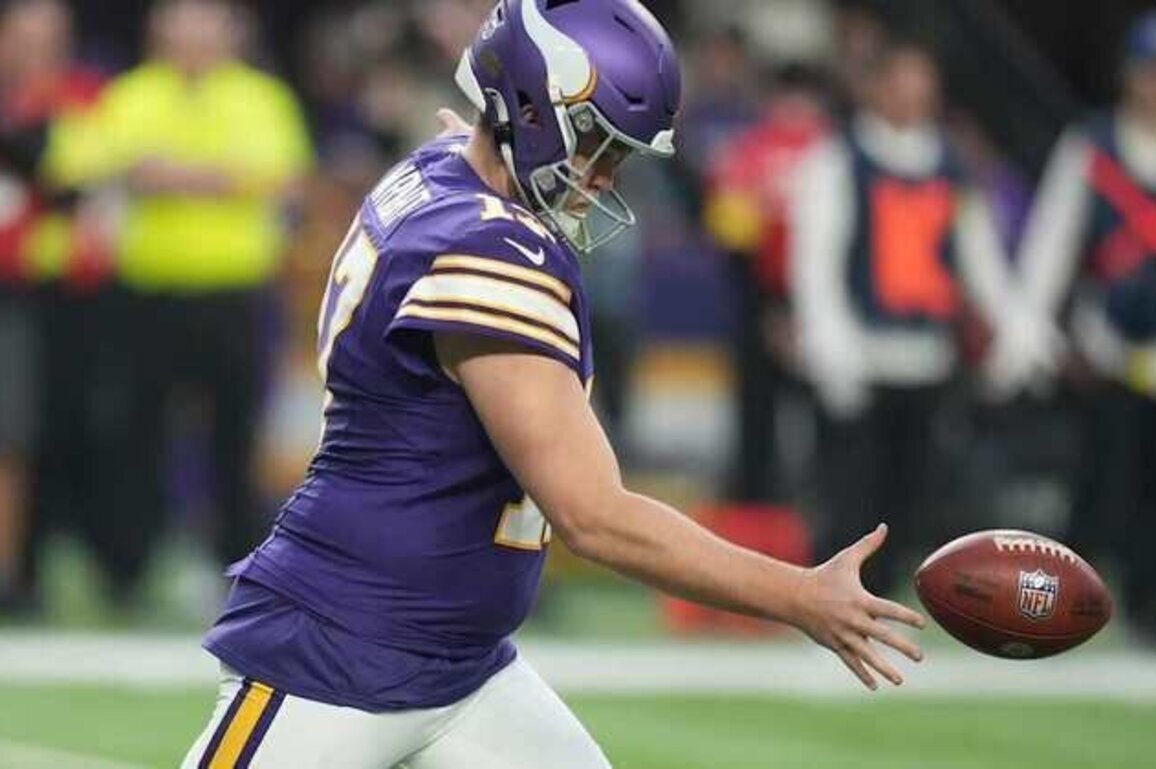 Saints agree to terms with punter Ryan Wright