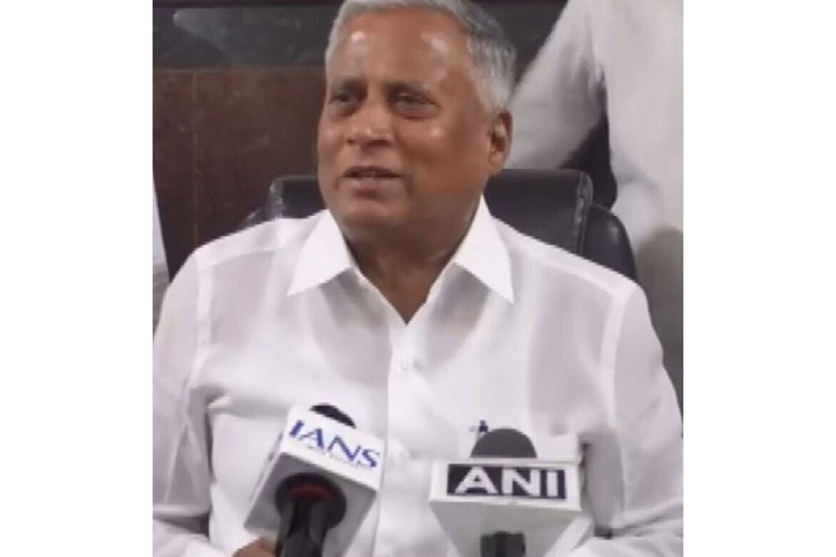 "No point in releasing water to another state when Karnataka is facing shortage": Union Minister V Somanna