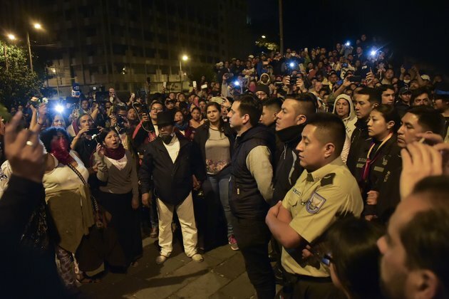 Police, Journalists Held by Ecuador Protesters