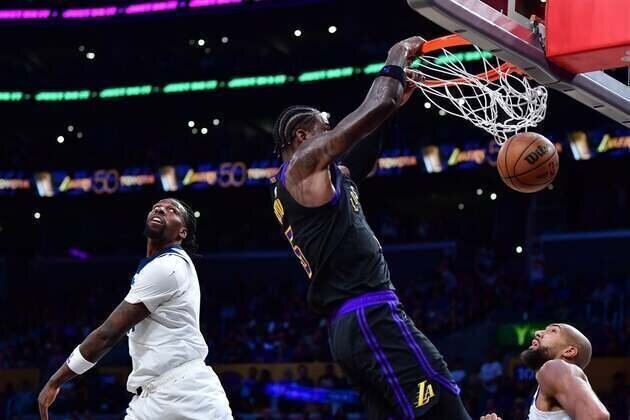 Lakers executing at both ends sans LeBron James; Bulls up next