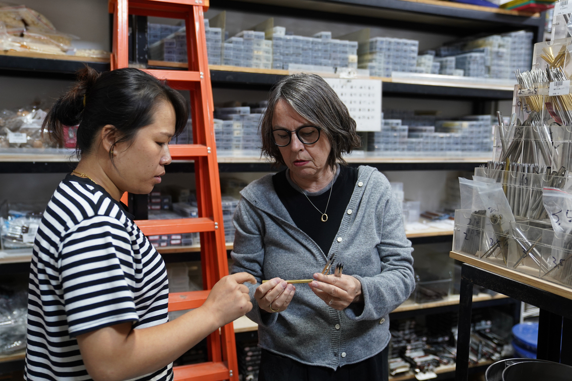 "Laowai" in China | German ceramic artist draws inspiration in China's "porcelain capital"