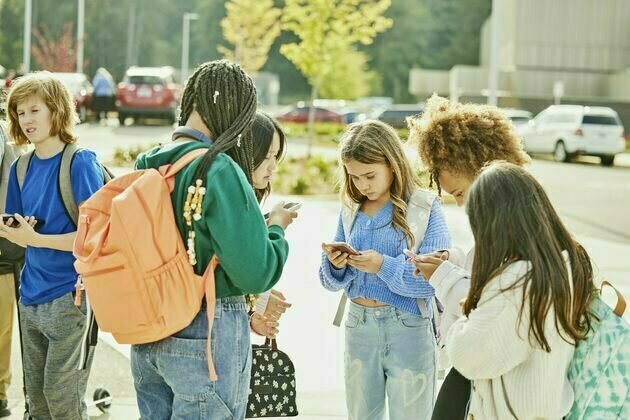 We surveyed 1,500 Florida kids about cellphones and their mental health - what we learned suggests school phone bans may have important but limited effects