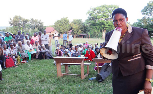 Omubaka wa Pulezidenti e Lwengo Harriet Nakamya ng'ayogerera mu lukiiko lw'ebyokwerinda e Lwengo Omubaka wa Pulezidenti e Lwengo Harriet Nakamya ng'ayogerera mu lukiiko lw'ebyokwerinda e Lwengo