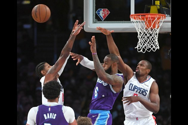 LeBron James, Lakers look to bounce back vs. rival Celtics