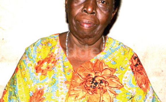 Omukyala ng'annyonnyola Omukyala ng'annyonnyola