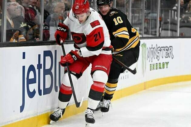 Hurricanes top Bruins on strength of two-goal second period