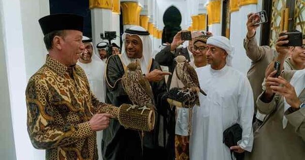 Pusat Masjid Agung Sheikh Zayed di Solo merayakan Idul Fitri ke-54