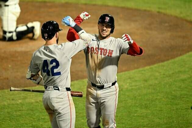 Alex Bregman's 5-for-5, 2-HR night guides Red Sox over Rays