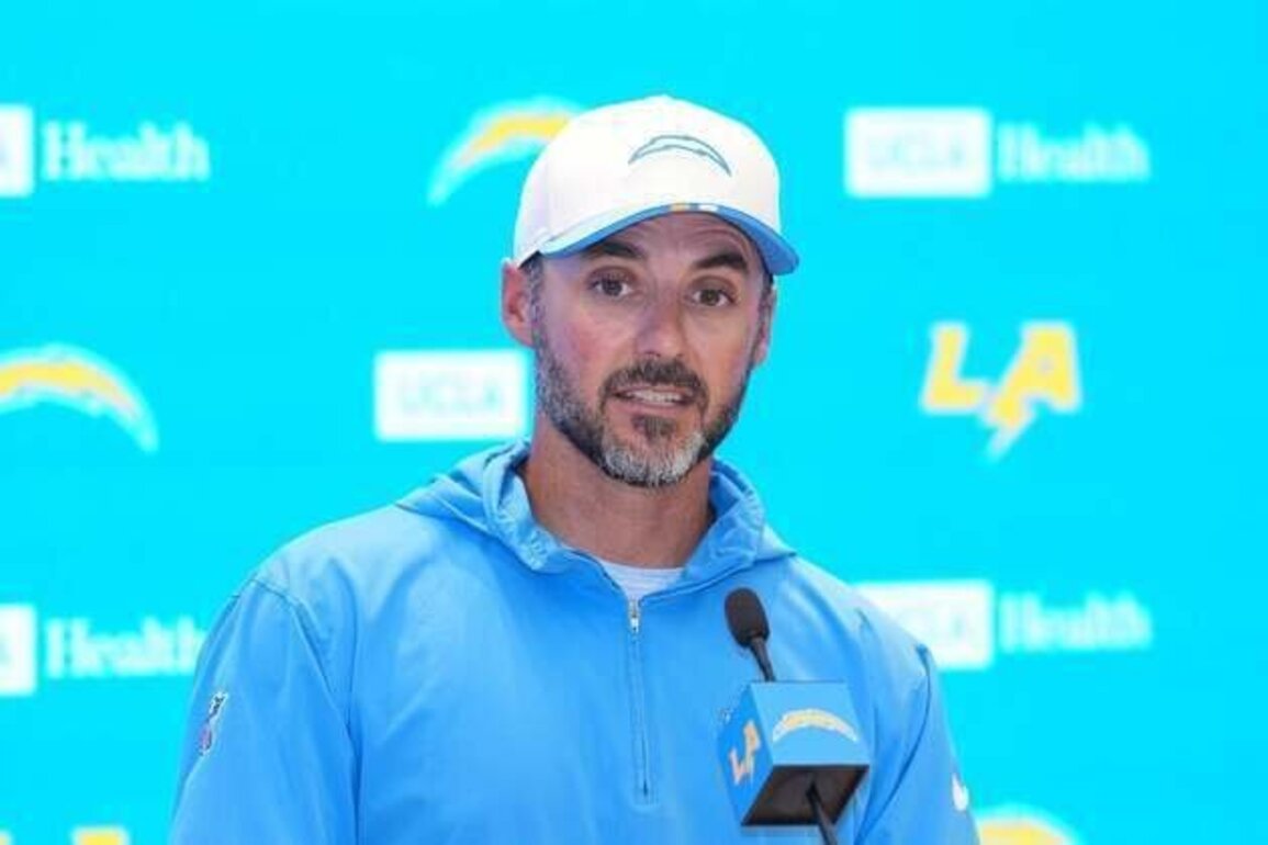 Ravens hire Chargers DC Jesse Minter as head coach