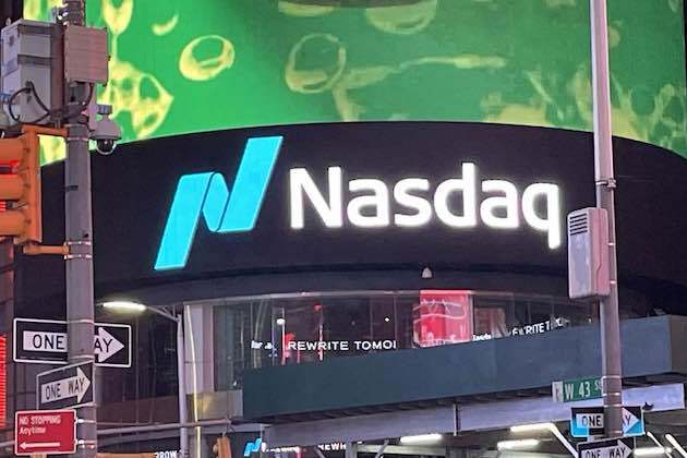 Nasdaq Rises as Dow Jones Slips, S&P 500 Edges Higher