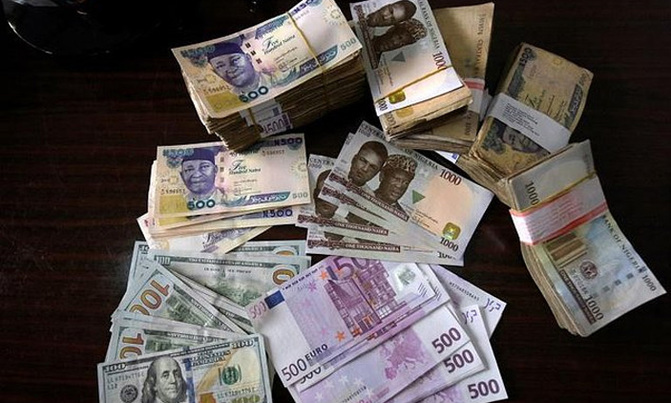 Nigeria's central bank moves on forex to boost economy Nigeria's central bank moves on forex to boost economy