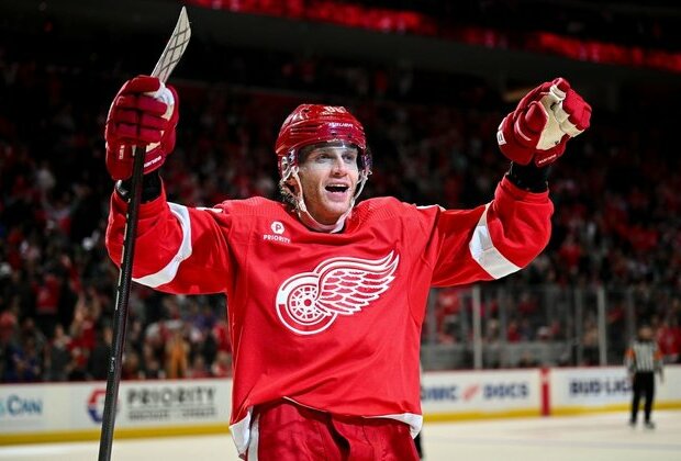 NHL roundup: Patrick Kane hits milestone, Red Wings top Caps