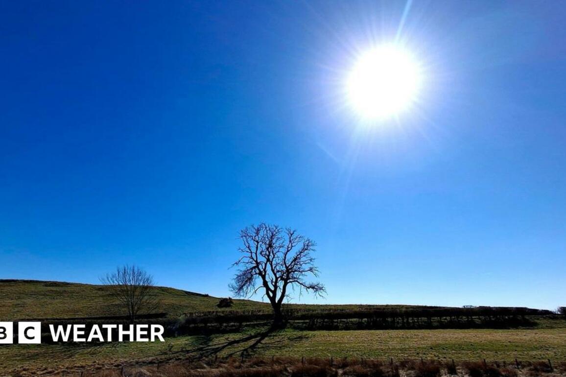 UK weather- Warmer conditions for many this week as sunshine continues - BBC Weather