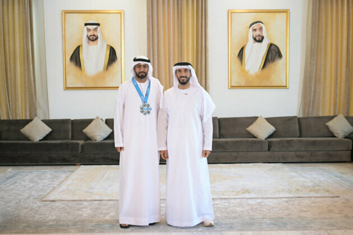 Nahyan bin Zayed honours Emirati runner Salem Al Hashemi