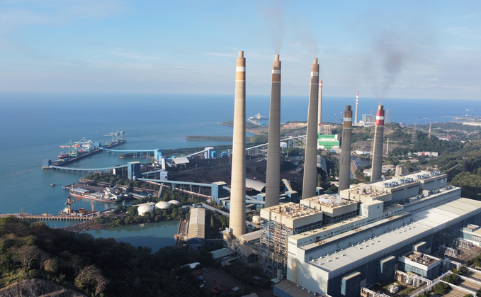 Fossil fuel power plant in Indonesia | Credit: iStock