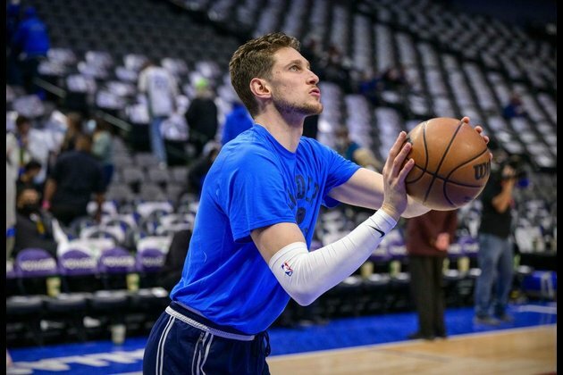 Thunder re-sign F/C Mike Muscala