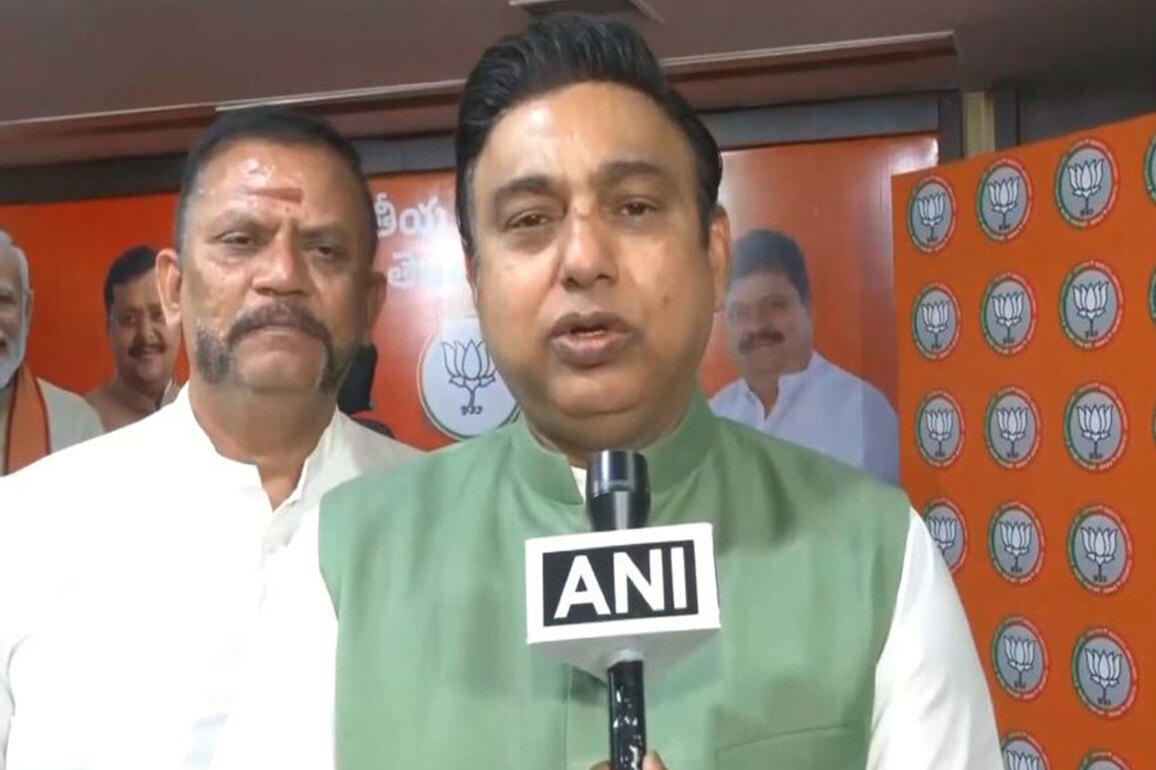 Rahul Gandhi has childish mentality; MPs followed his insistence: BJP spokesperson over Parliament walkout