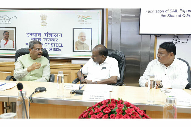 Dharmendra Pradhan chairs meeting with Union Ministers on expansion of Rourkela Steel Plant in Odisha