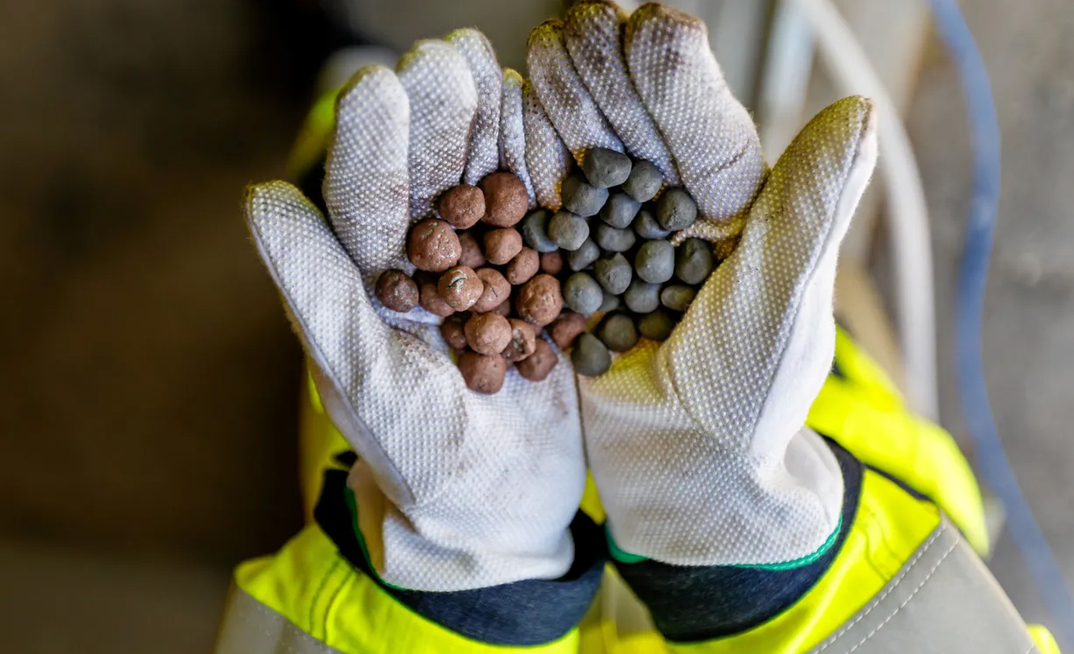 Ferro de redução direta produzido pela GreenIron DRI Suécia