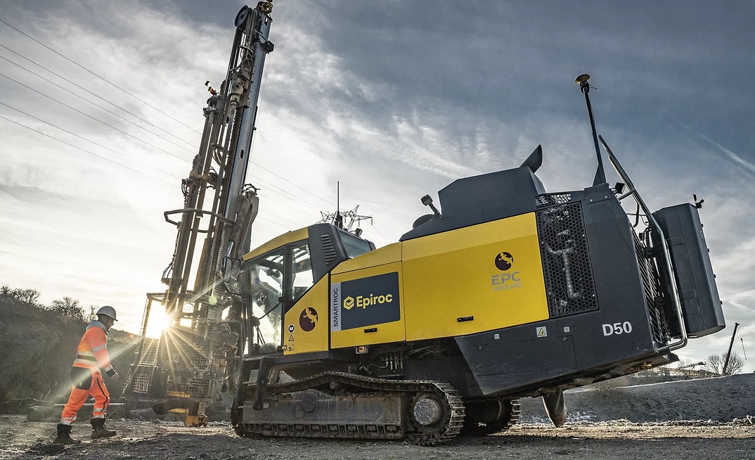 EPC Groupe has scored a major win at limestone quarries in France with Epiroc’s latest software for the SmartROC D50 DTH drill rig