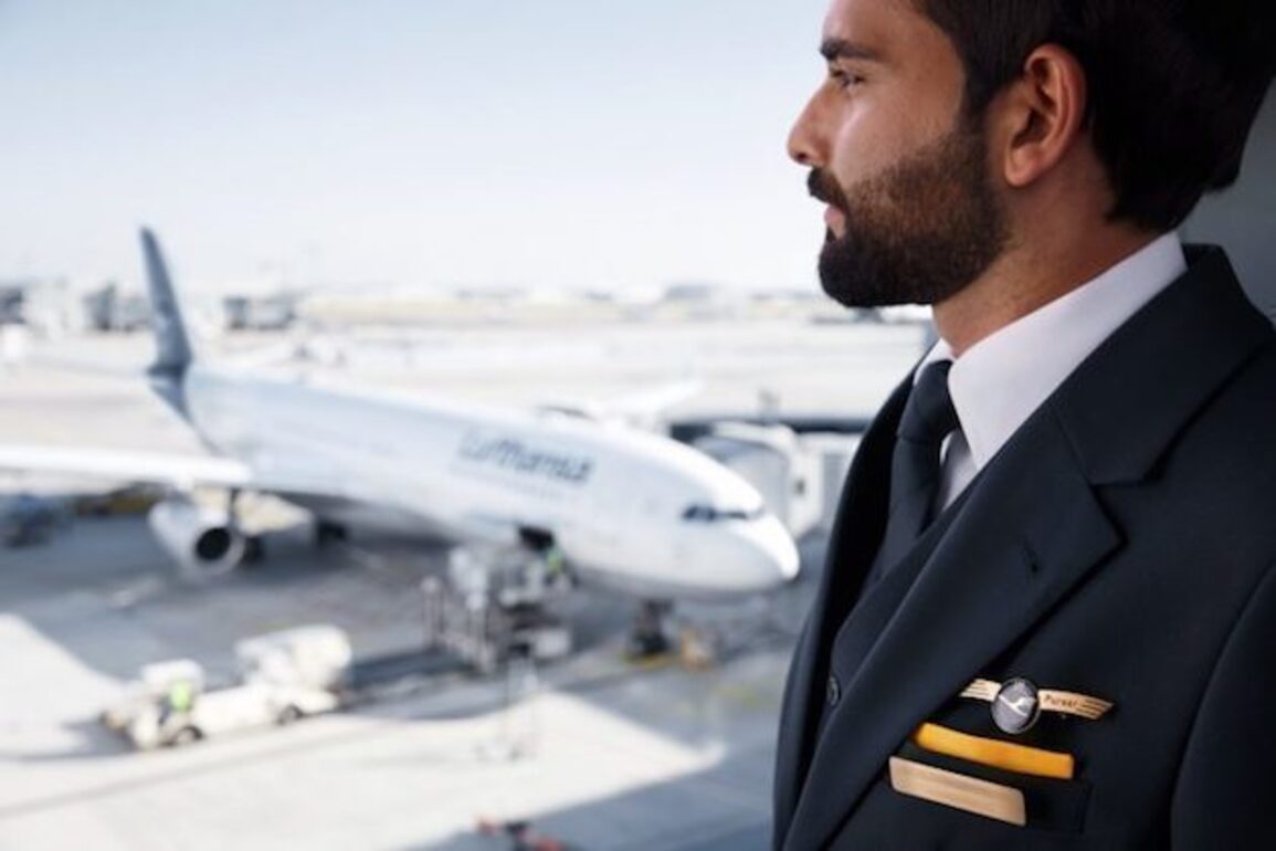 Lufthansa to axe admin roles, sharpen focus on efficiency drive
