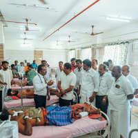 Tamil Nadu BJP chief Nainar Nagenthran meets people injured in Virudhunagar blast