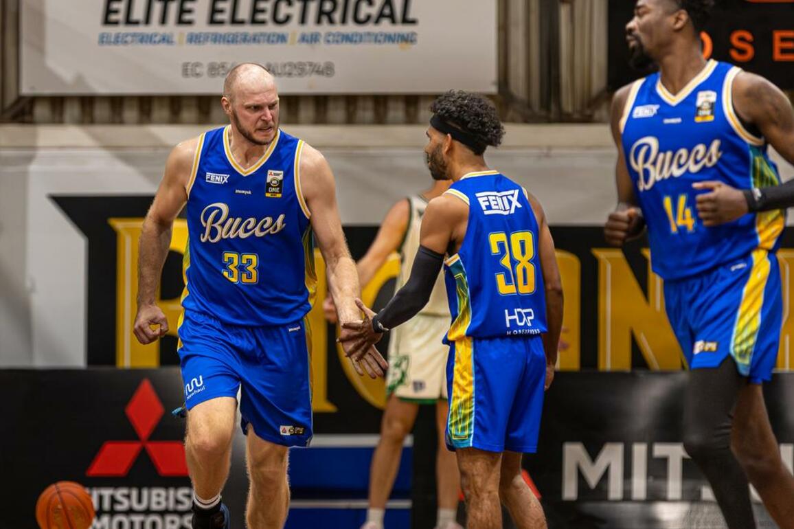 Geraldton Buccaneers overcome Joondalup Wolves at home after coach Dayle Joseph ejected