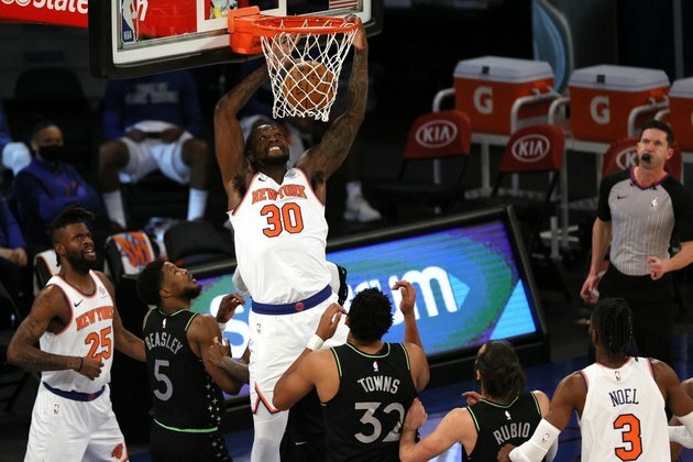 Knicks go for season sweep of Warriors
