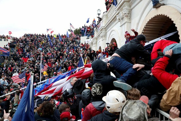 Pelosi Names 2nd Republican to January 6 US Capitol Riot Probe