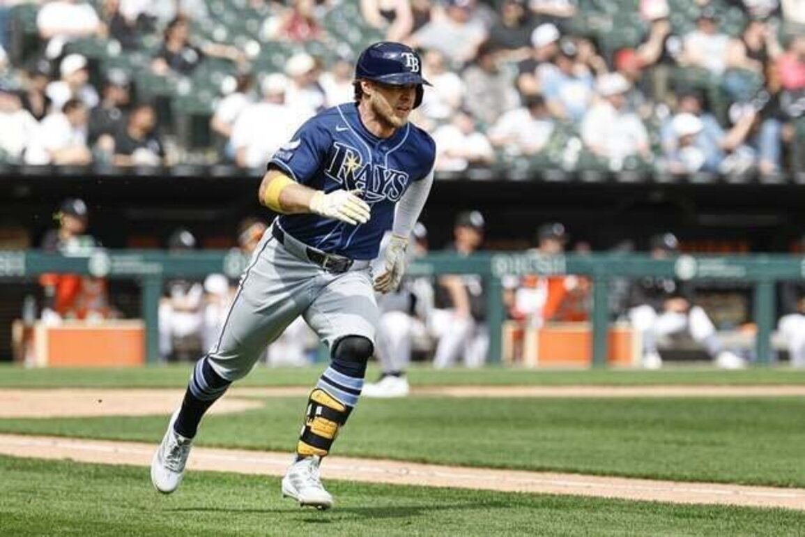 Rays score three in ninth, beat White Sox for sixth straight win