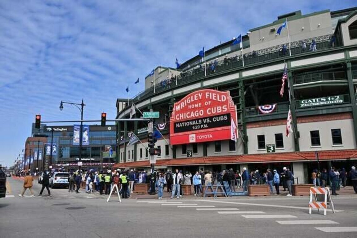 Wrigley Field: DraftKings closes betting window, keeps sports bar