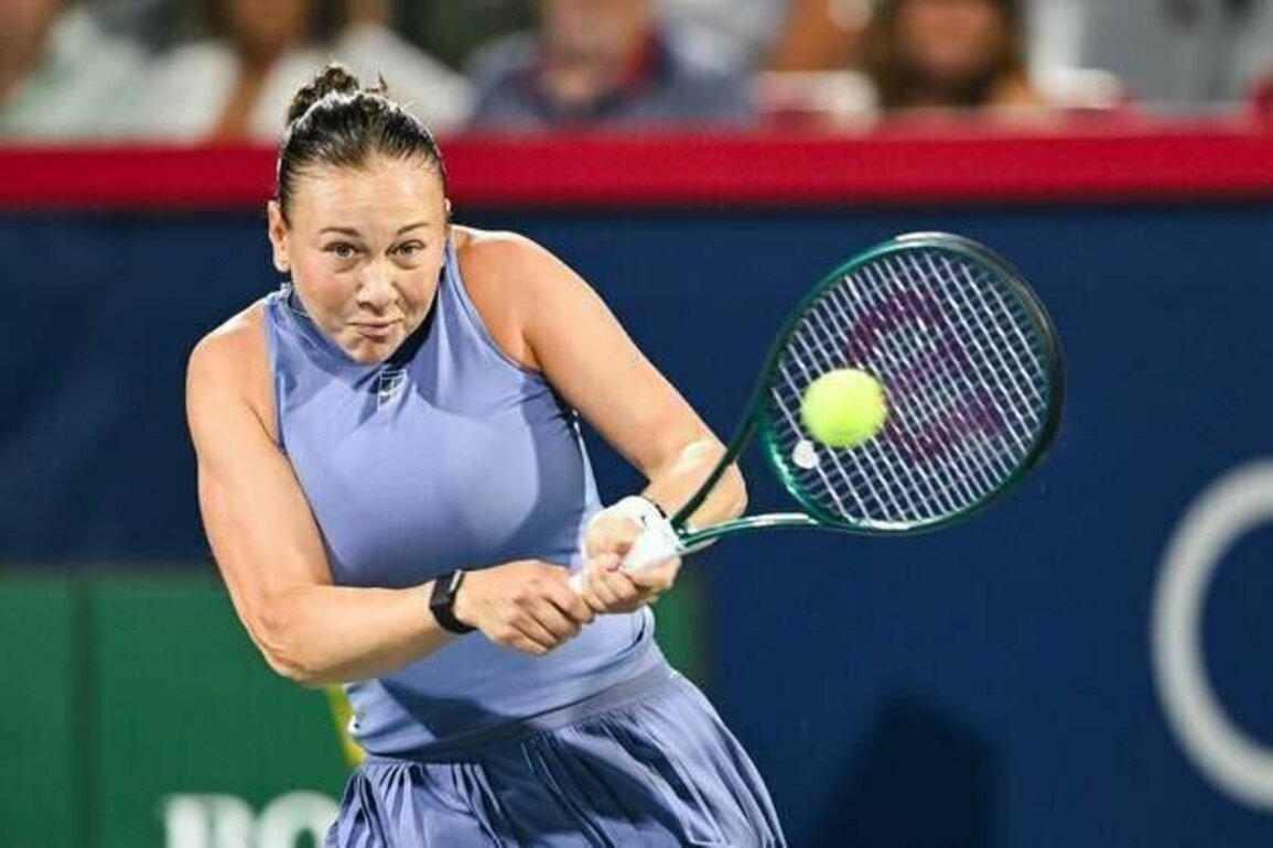 Amanda Anisimova rallies past Iga Swiatek at WTA Finals