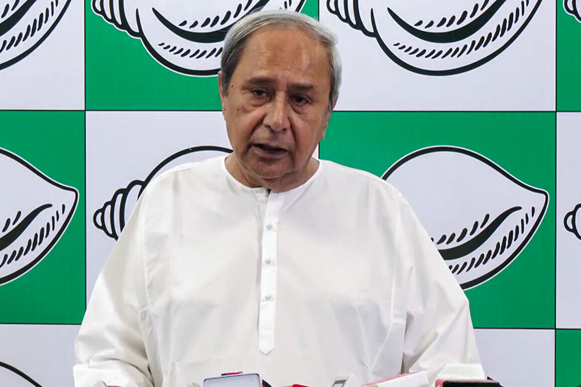 Naveen Patnaik writes to Odisha CM over "deteriorating" law and order, alleges attack on BJD MLA